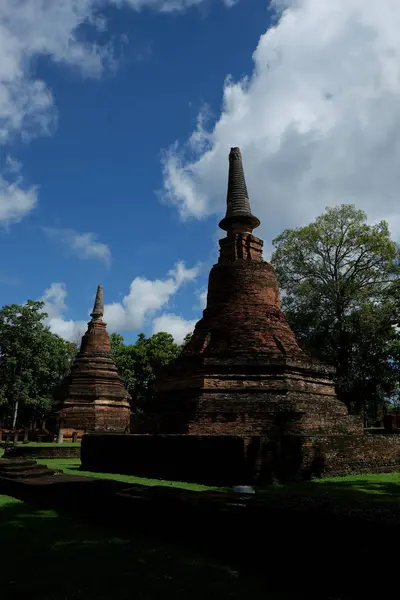 Wat Phra That with Buddha Statues Historical Park in Kamphaeng P — Stock Photo, Image