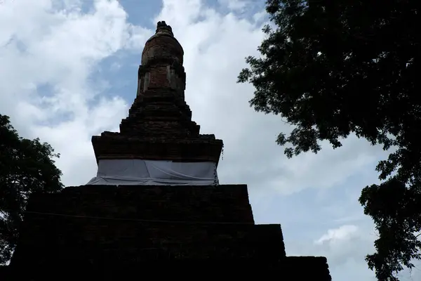 Wat Kalothai Historical Park in Kamphaeng Phet, Thailand (a part — Stock Photo, Image