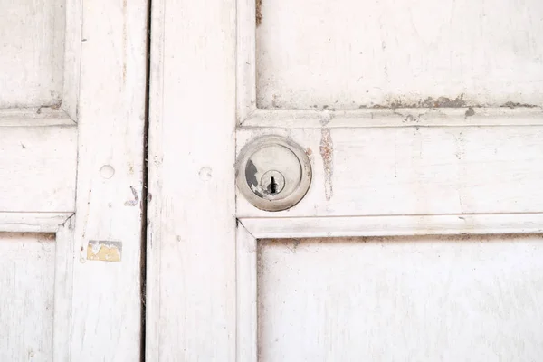 Vintage rouillé le vieux trou de serrure — Photo