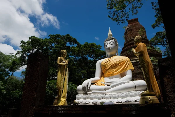 Wat Chang com estátuas de Buda Parque Histórico em Kamphaeng Phet , — Fotografia de Stock