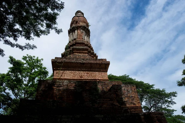 Wat Kalothai Historical Park in Kamphaeng Phet, Thailand (a part — Stock Photo, Image