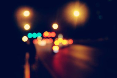 Soyut araba trafiği gece. Hareket bulanık. Hangi şehir 