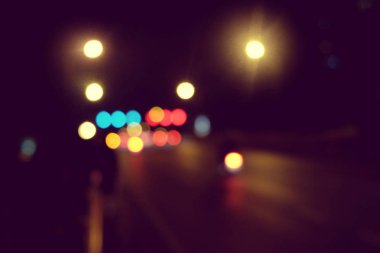 Soyut araba trafiği gece. Hareket bulanık. Hangi şehir 