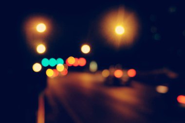 Soyut araba trafiği gece. Hareket bulanık. Hangi şehir 