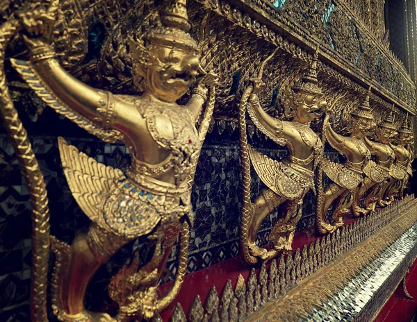 Dämonenwächter im wat phra kaew - dem Tempel des smaragdgrünen Buddha — Stockfoto