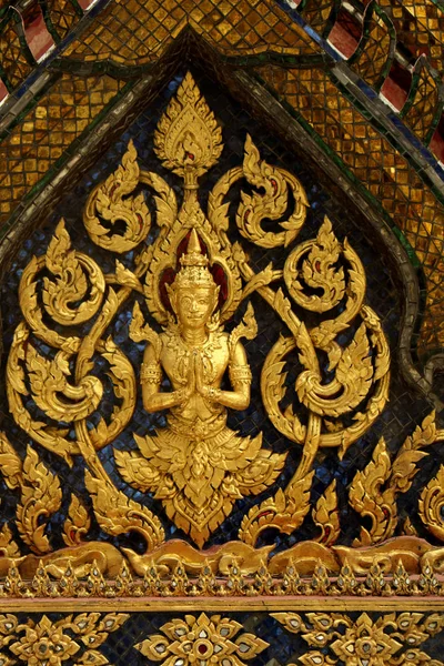 Wat phra kaew - der Tempel des smaragdgrünen Buddha in Bangkok — Stockfoto