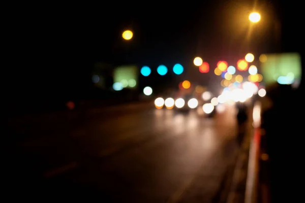 Abstraktní autonehoda v noci. Rozostřený pohyb. Městské město — Stock fotografie