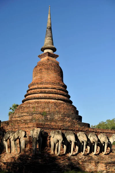 Wat Chang lom, slon sochy Sukhothai historický Park a okolí — Stock fotografie