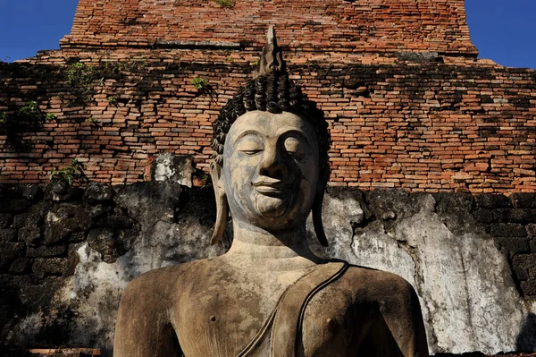 Ősi Buddha-szobor. Sukhothai történeti Park, Sukhothai — Stock Fotó