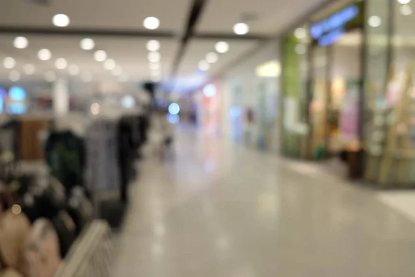 Wazig beeld van winkelcentrum en mensen, in warenhuis — Stockfoto