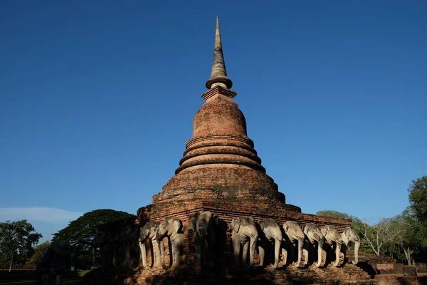 Wat Chang lom (estátuas de elefante ao redor) Sukhothai Histórico — Fotografia de Stock