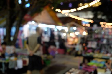 İnsanlar Blurred Backgro ile sokakta Gece Festivali Olay Partisi