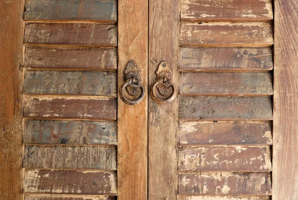 Eski Bir Binada Ahşap Kapı Klasiği — Stok fotoğraf