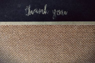 Eskimiş kahverengi kağıt doku arka planının mukavva sayfası