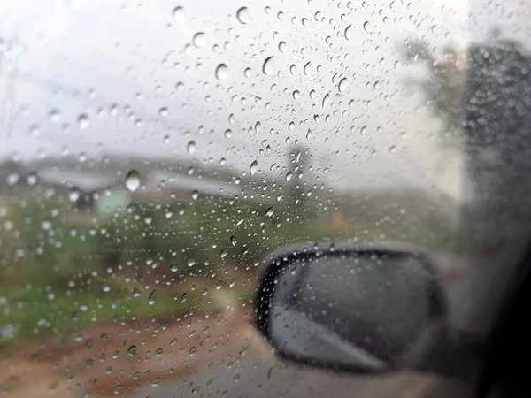 Gouttes Pluie Sur Vitre Voiture Avec Route Saison Des Pluies — Photo