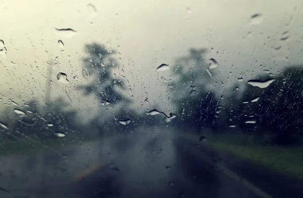 Gouttes Pluie Sur Vitre Voiture Avec Route Saison Des Pluies — Photo