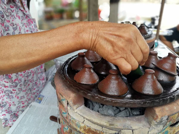 Art Thailändischen Süßfleisches Kokosmilchmischung Mit Gebratenem Pulver Dessert Aus Traditionellem — Stockfoto