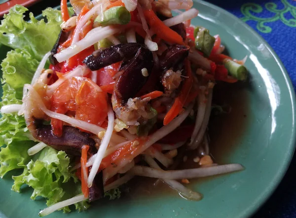 Som Tam Thai Thai Green Papaya Salad Dengan Ayam Panggang — Stok Foto