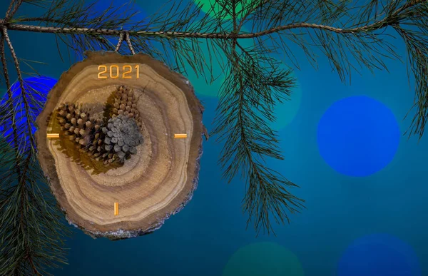 Mutlu yıllar 2021. Ahşap desenli 2021 numaralar. Yeni yıl tatili konsepti, telif alanı, afiş
