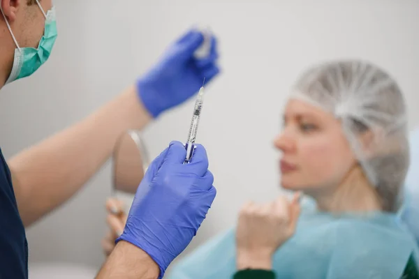 Niña Hacer Operación Plástica Clínica Médica Médico Hace Cirugía Aumento — Foto de Stock