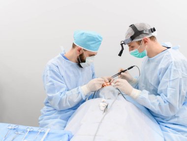 Blefaroplasti, plastik cerrahi operasyon kusurları, deformiteleri ve göz kapakları disfigurations düzeltmek ve estetik yüz göz bölgesini değiştirmek için. tıbbi klinikte