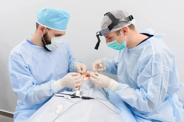 Βλεφαροπλαστική Πλαστική Χειρουργική Λειτουργία Για Διόρθωση Των Ελαττωμάτων Παραμορφώσεις Και — Φωτογραφία Αρχείου