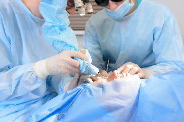 lazer Blefaroplasti, defektleri düzeltmek için plastik cerrahi operasyon, deformiteler, ve göz kapaklarının disfigurations; ve estetik olarak yüzün göz bölgesini değiştirmek için. tıbbi klinikte