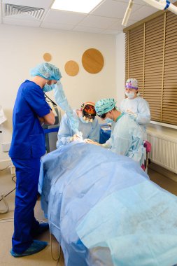 lazer Blefaroplasti, defektleri düzeltmek için plastik cerrahi operasyon, deformiteler, ve göz kapaklarının disfigurations; ve estetik olarak yüzün göz bölgesini değiştirmek için. tıbbi klinikte