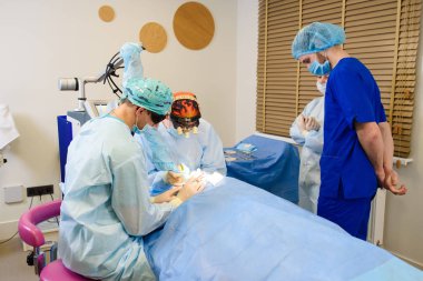 lazer Blefaroplasti, defektleri düzeltmek için plastik cerrahi operasyon, deformiteler, ve göz kapaklarının disfigurations; ve estetik olarak yüzün göz bölgesini değiştirmek için. tıbbi klinikte