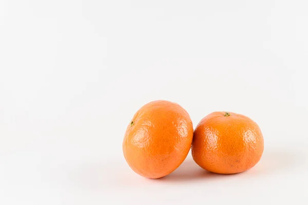 Mandarin on white background. Citrus fruit. Healthy freshness food. Orange fruit with vitamin — Stock Photo, Image