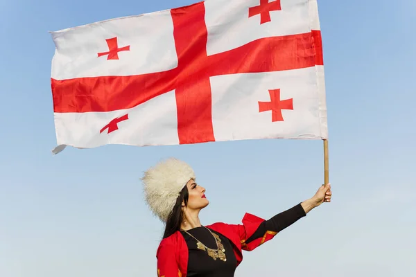 Georgisch Meisje Met Nationale Vlag Van Georgië Handen Blauwe Lucht — Stockfoto