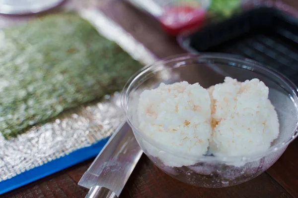 Cocinar Rollos Sushi Receta Con Nori Arroz Salmón Pepino Queso — Foto de Stock
