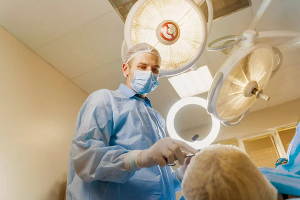 Schönheitsoperation Der Blepharoplastik Zur Veränderung Der Augenregion Der Klinik Ärzte — Stockfoto