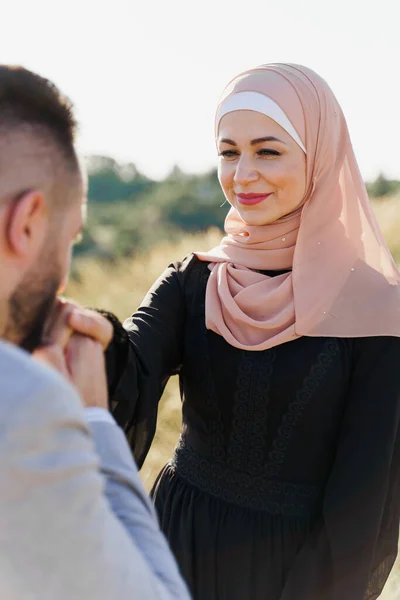 Muslim Love Story Close Mixed Couple Smiles Hugs Green Hills — Stock Photo, Image