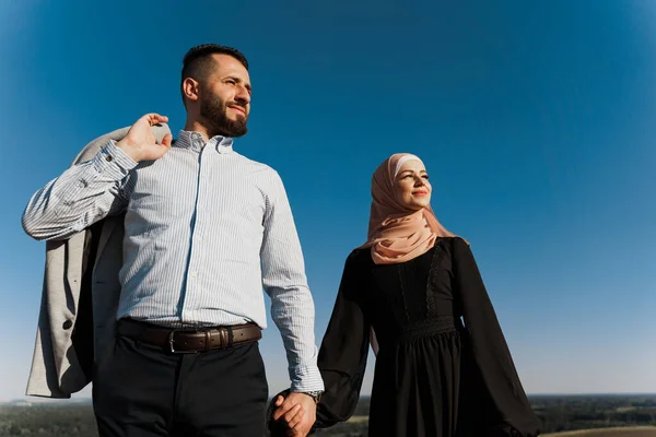 Muslim Love Story Blue Sky Background Cheerful Mixed Couple Smiles — Stock Photo, Image