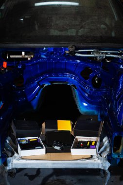 Sürüklenen araba projesi için elektronik ve ECU bileşenleri. Elektronik bileşenler ve ECU 'lar drift araba yapımı için hazırlandı. Sürüklenen araba projesinde elektronik kontrol modüllerinin hazırlanması çok önemlidir.