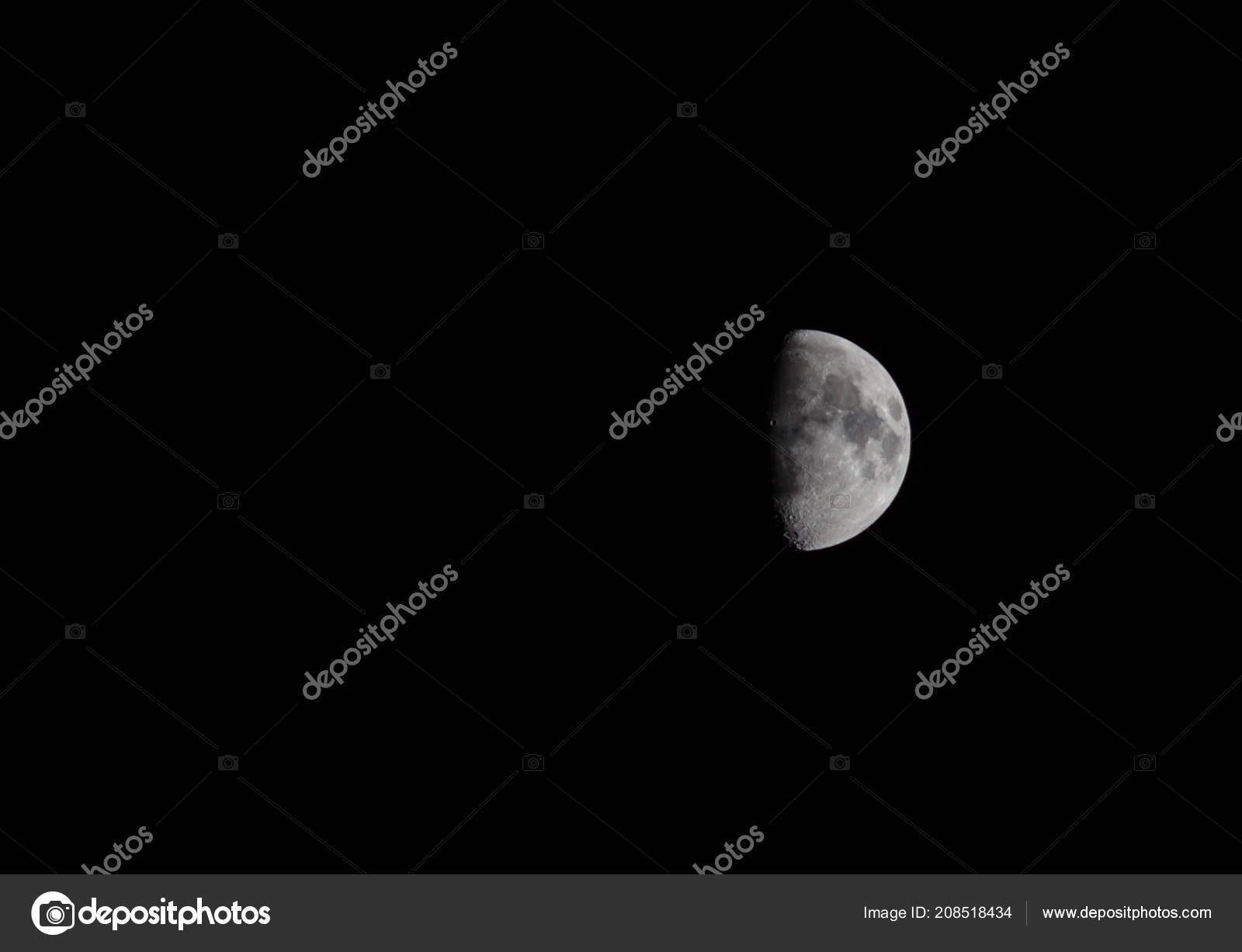 Cuarto Luna Fondo Negro — Fotos de Stock © tendo23 #208518434 Cuarto Luna Fondo Negro — Fotos de Stock © tendo23 #208518434