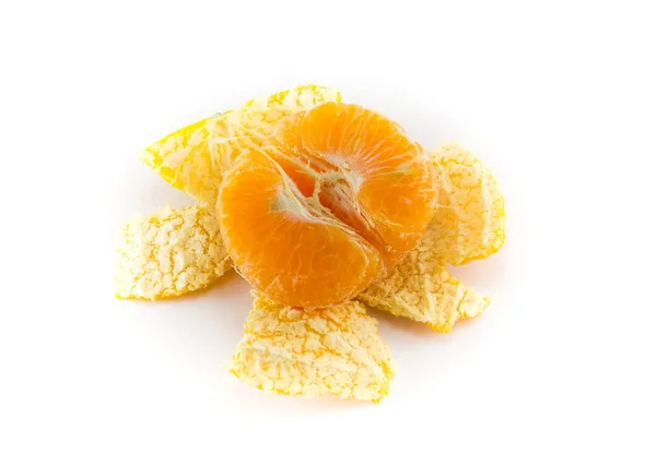Mandarina Fatiada Suculenta Isolada Branco — Fotografia de Stock