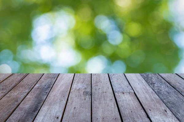 Tavole Legno Con Astratto Verde Naturale Sfondo Bokeh Offuscata Visualizzazione — Foto Stock