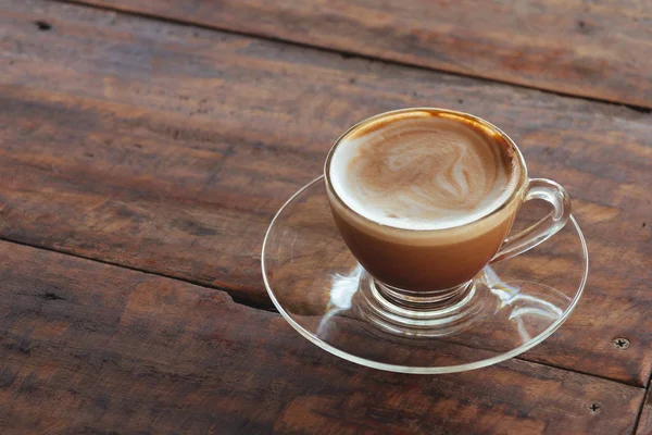 Gelas Cangkir Kopi Dengan Kopi Cappuccino Permukaan Meja Kayu — Stok Foto