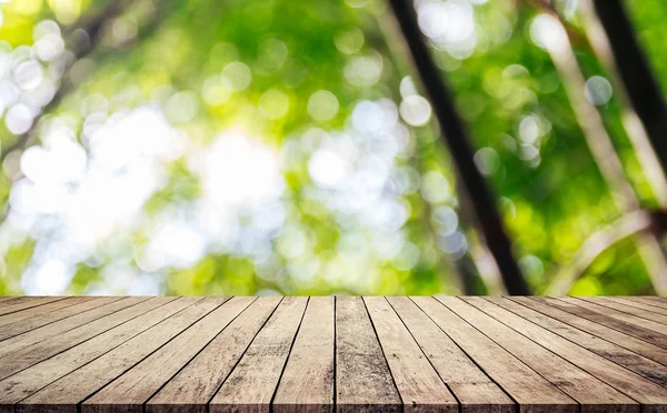 Pavimento Con Pannelli Tavole Legno Foresta Estiva Verde Sfocato Sfondo — Foto Stock