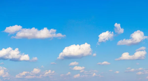 День Голубое Небо Облака Фон — стоковое фото