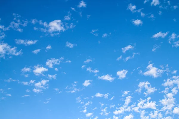Błękitne Niebo Białymi Chmurami Tło — Zdjęcie stockowe