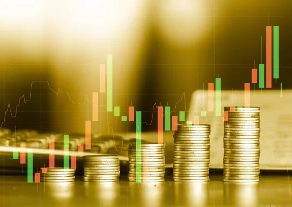 Stoky Zlatých Mincí Obchodním Grafem Pozadí Koncepce Finančních Investic — Stock fotografie