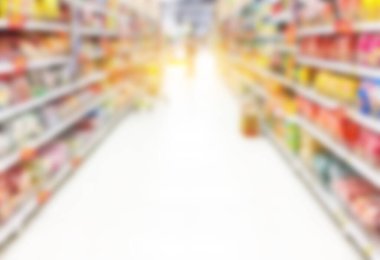 Süpermarket rafının bulanık arkaplanı arka plan olarak kullanılabilir