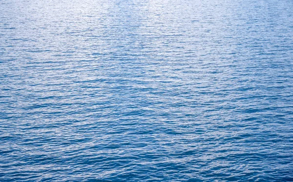 蓝色的海浪可以作为背景 — 图库照片