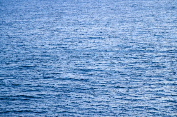 青い海の波は背景として使用できます — ストック写真
