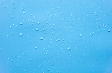 Mavi arkaplanda su damlacıkları