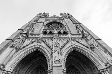 Cornwall 'daki Truro Katedrali' nin önü
