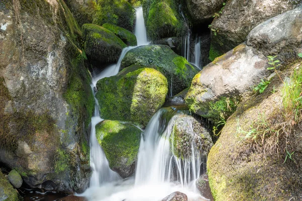 Dlouhé Vystavení Vodopádu Becky Falls Národním Parku Dartmoor — Stock fotografie